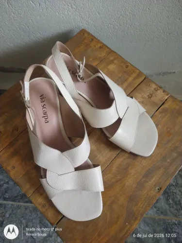 Sandália saltinho via Scarpa