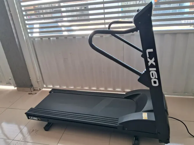 Esteira profissional movement lx 160