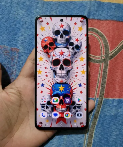 Moto G84 5g ( 256GB / 16GB RAM )