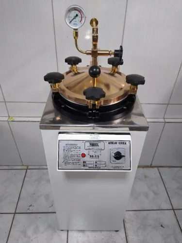 Autoclave vertical 18 litros.