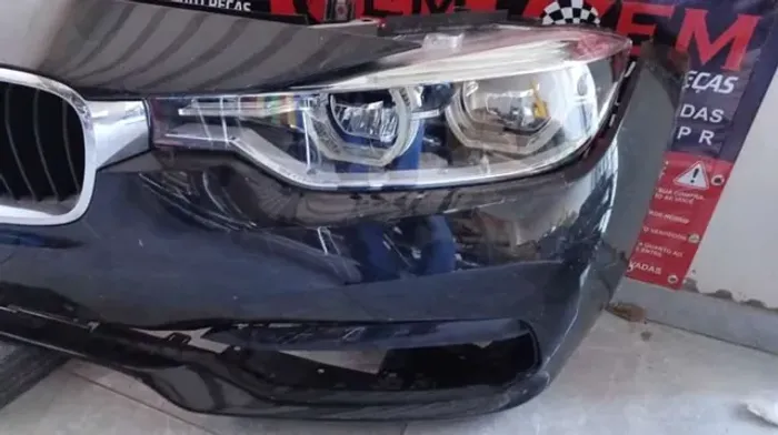 Parachoque Faróis bmw 320i 2016/2019 original