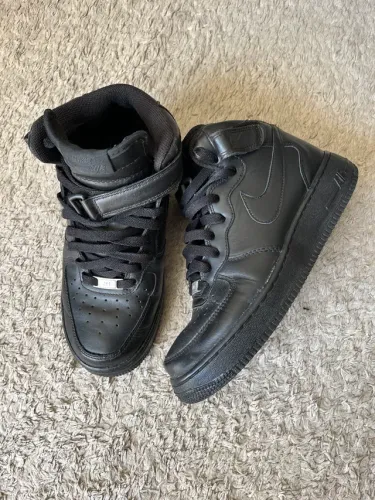 TÊNIS NIKE AIR FORCE 1 MID 07  TAM 38BR 