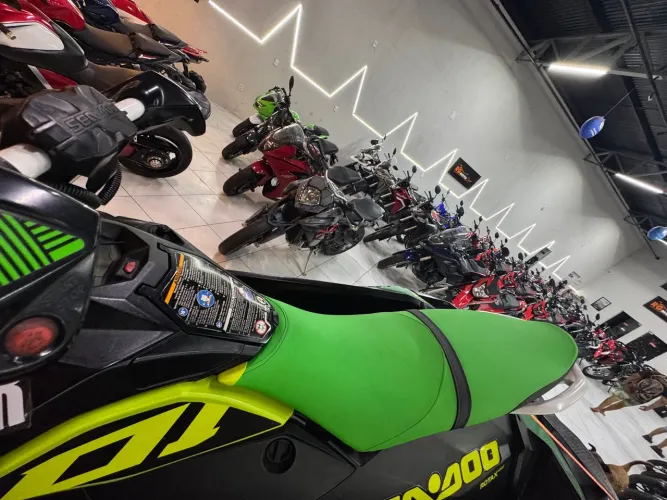 JET Ski sea doo ano 2021 Spark trixx