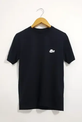 Camiseta Preta Unissex de Algodão Orgânico - Eva