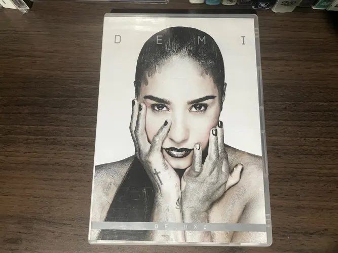 DVD Demi Lovato Deluxe