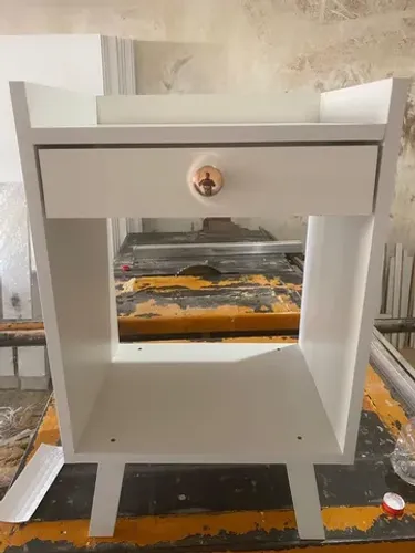 Criado mudo (mesa de cabeceira)