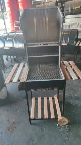 Churrasqueira de meio tambor: churrasco perfeita em espaço pequena 