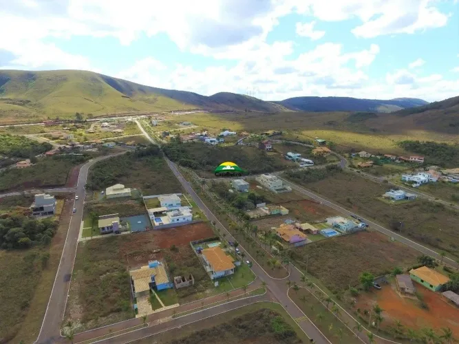 Lote para venda no Condomínio Ville Des Lacs