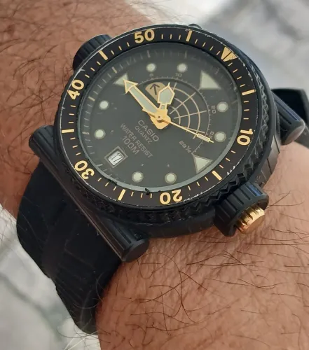 Raríssimo exemplar relógio antigo CASIO diver MW301 fases da lua  japan anos 80 