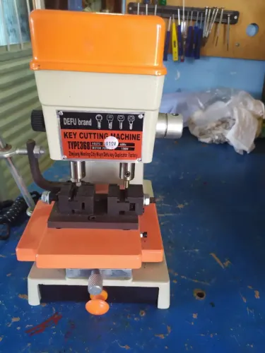 MAQUINA PARA FAZER CHAVES PANTOGRÁFICAS 127V