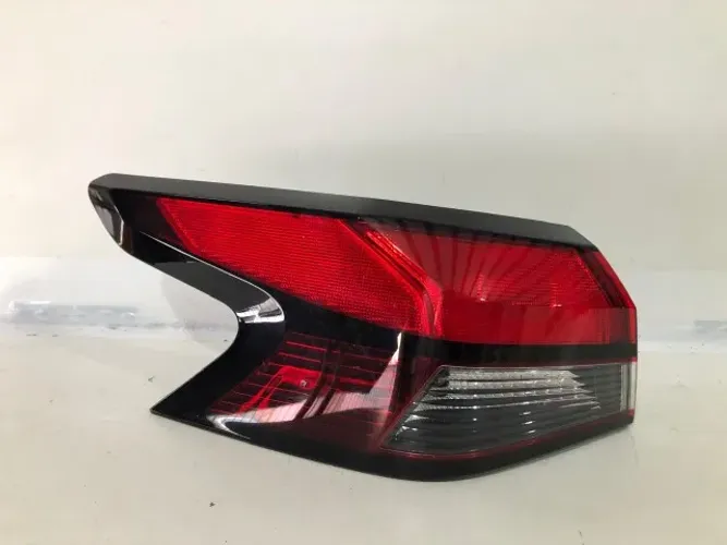 Lanterna Esquerda Nissan Versa 2022 2023 2024 Original BG3375