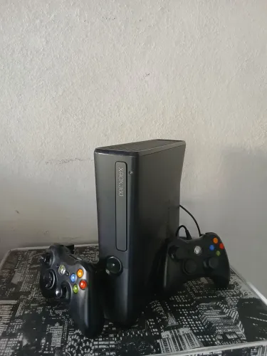 Xbox 360 rgh com mais de 45 jogos no HD 