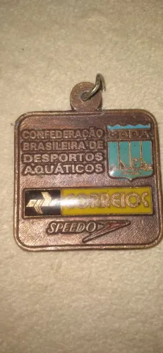 Medalha antiga da confederação brasileira de desportos aquáticos 