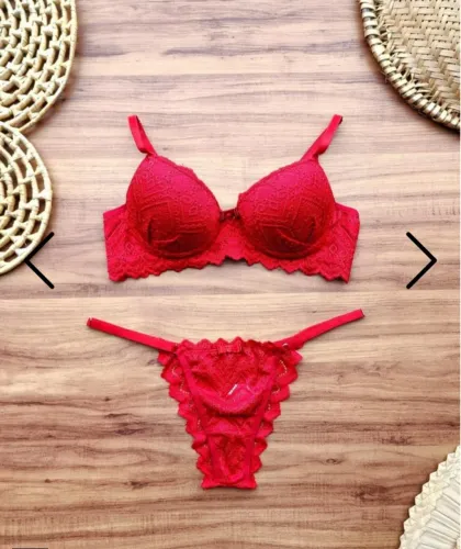 Conjunto de calcinha e soutien 
