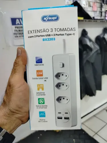 Extensão 3 Tomadas com 2 Portas USB e Tipo C Knup BX2203