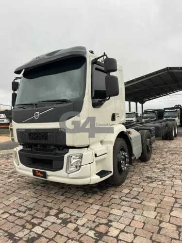 VOLVO VM 330 8X2 2017/2018