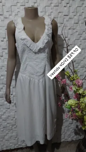 Vestido branco lindíssimo longuete ideal para casamento cívil