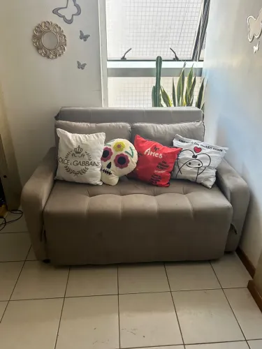 Sofá cama 2 lugares em suede marrom claro
