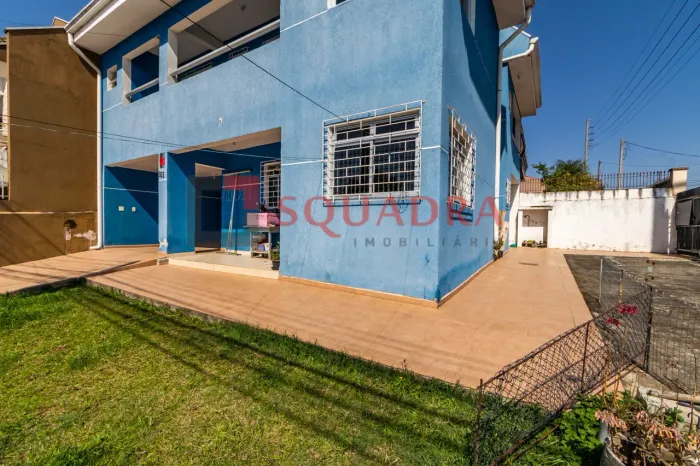 Sobrado para locação no Bairro Portão com 4 dormitórios, por R$ 7.000,00