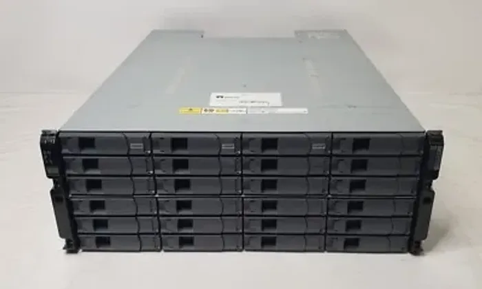 Matrix de armazenamento NetApp DS4243 NAJ-0801 11,4 TB  24x 3,5