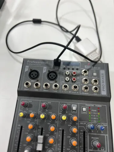 Mesa de som arcano m4