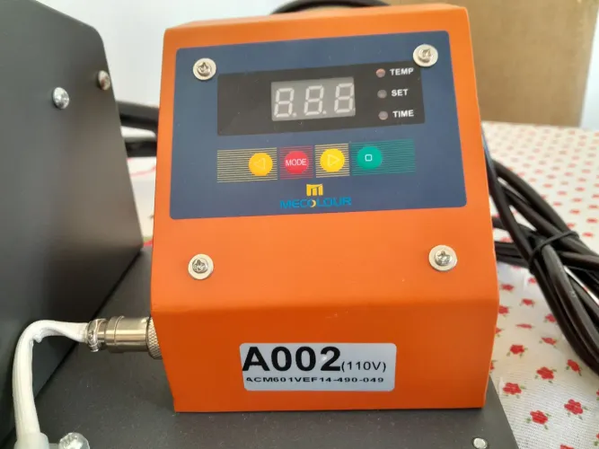 Prensa Térmica A002 para Sublimação Mecolour. Pouquissimo uso. 110 V.