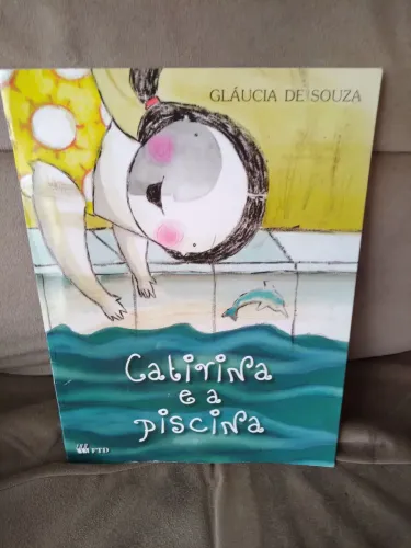 Livro Infantil: Catarina e a Piscina
