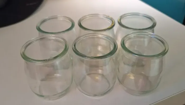 Conjunto de 6 copinhos para uso diverso. Medidas: 7 cm altura x 5 cm largura