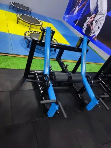 Máquina de Exercícios para Pernas