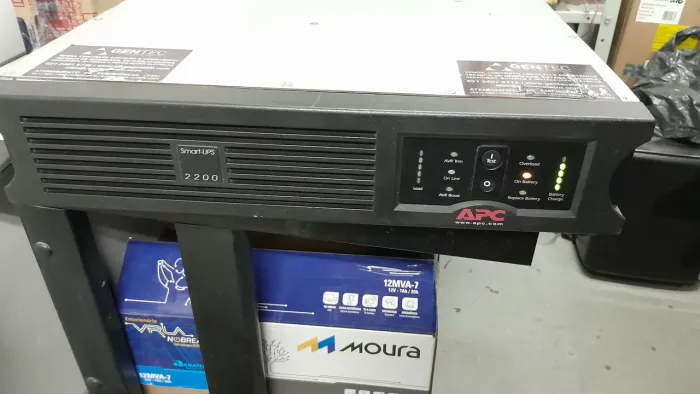 Nobreak apc 2200va com bateria Moura Senoidal 10X sem juros