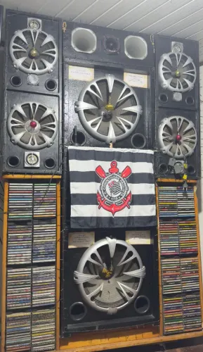 SOM MONTADO, COMPLETO COM TV SMART