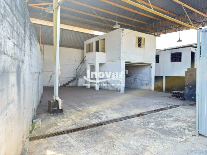 Galpão com 300m² no bairro Renascença proximo a Rua Jacuí