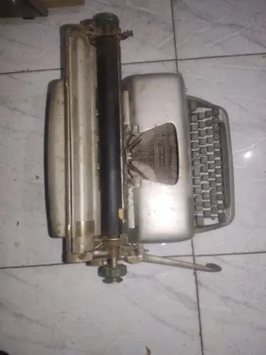 Máquina de escrever antiga remington, Olivetti 