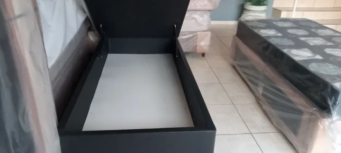 Box solteiro baú novo