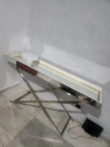 Aparador inox e espelho
