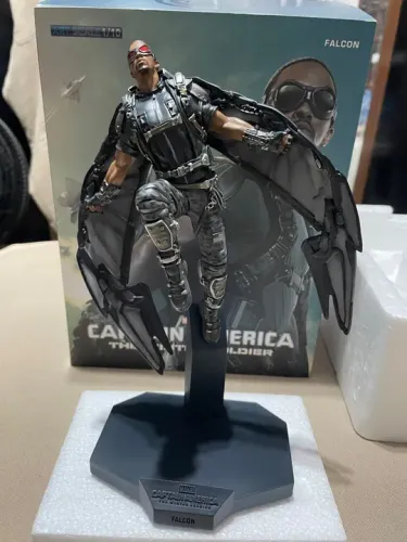 Falcon The Captain America in the Winter Soldier - Iron Studios