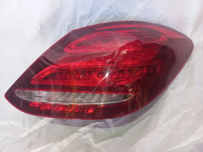 Lanterna Mercedes-Benz c180