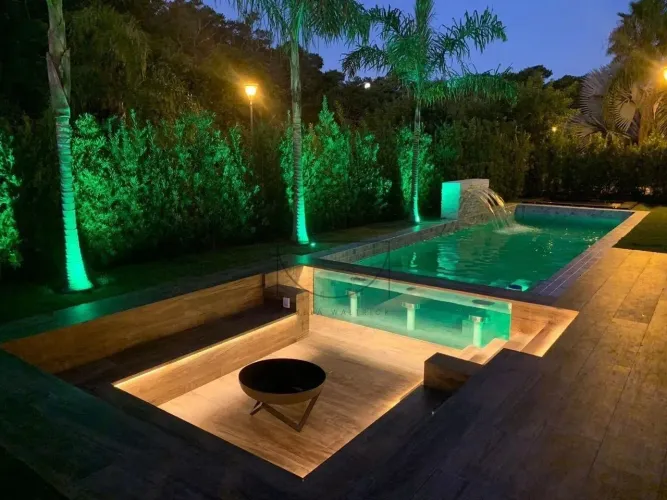 casa nas carapánas com 4 suítes e 6 banheiros