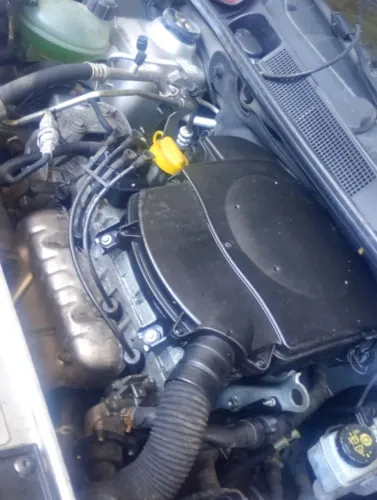 Motor Renault K7M Logan Sandero Kangoo ( peclat peças )
