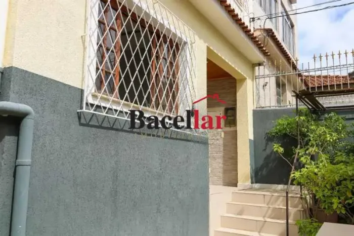 Casa de rua : Duplex / Residencial / Abolição