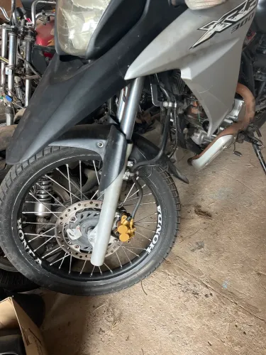 Xre300 Honda sucata somente vendas de peças 