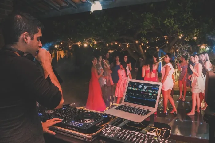 DJ, som + iluminação Fortaleza 