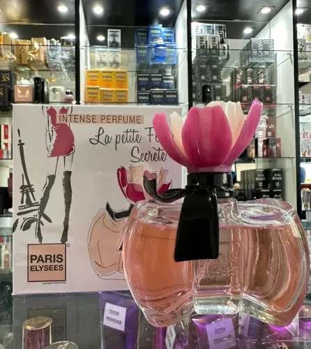 La Petite FLEUR secrete Paris Elysées