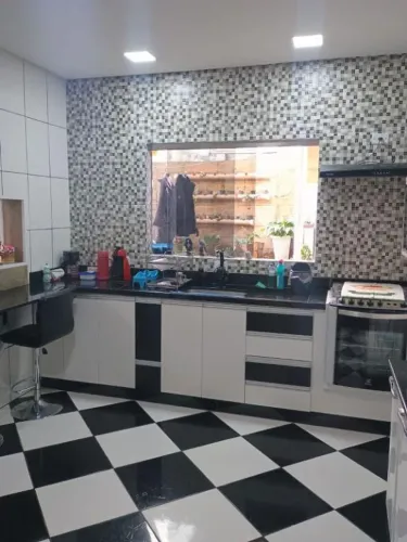 Sobrado à venda em Osasco, Jardim das Flores, com 2 quartos, com 257.95 m²