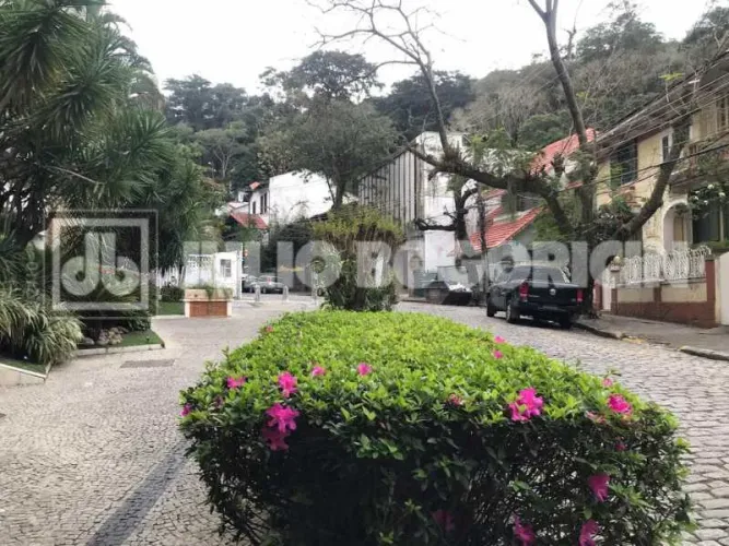 Cosme Velho apartamento residencial 4 quartos varanda frente 2 vagas portaria 24hs
