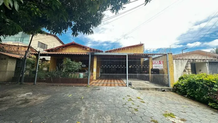 Casa à venda com 5 quartos, de 354,13 m2 construído, em ótima localização no Setor Morais,