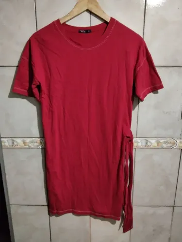 Vestido vermelho com detalhe lateral - TAM P marca marisa