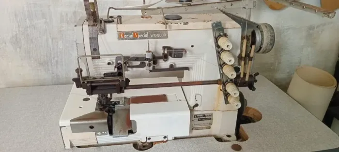 Máquina de costura industrial