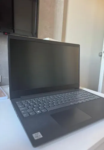 Notebook Lenovo BS145 i5 1035G1 8GB 256GB SSD Windows 10 Pro 15,6" FHD 82HB000DBR Preto