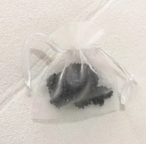 Vende-se Colar + Pulseira de pedra natural Onix preto com saquinho da sorte. 